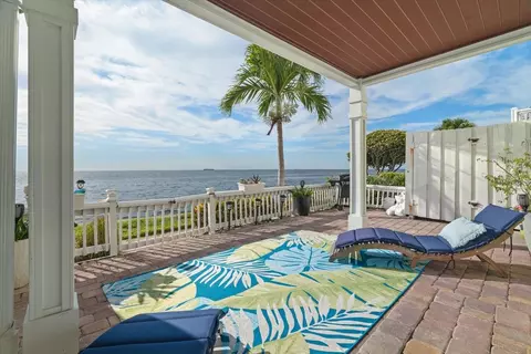 4890 Coquina Key Dr SE #B, Saint Petersburg, FL 33705