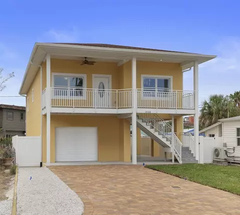 13122 4th St E, Madeira Beach, FL 33708