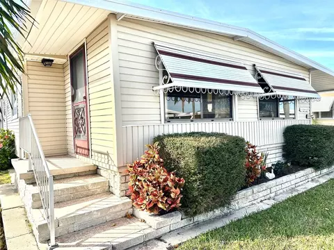 11216 100th St #50, Largo, FL 33773