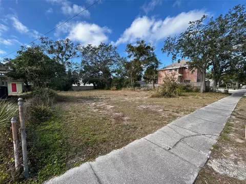 N Ring Avenue, Tarpon Springs, FL 34689