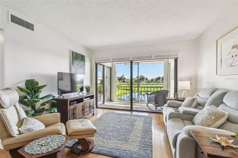 6180 Sun Blvd #201, Saint Petersburg, FL 33715