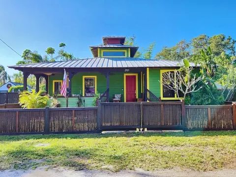 2515 York St S, Gulfport, FL 33707