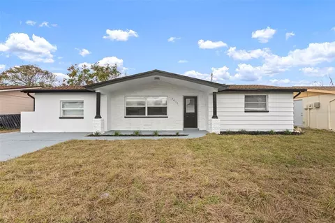 7411 Brentwood Dr, Port Richey, FL 34668