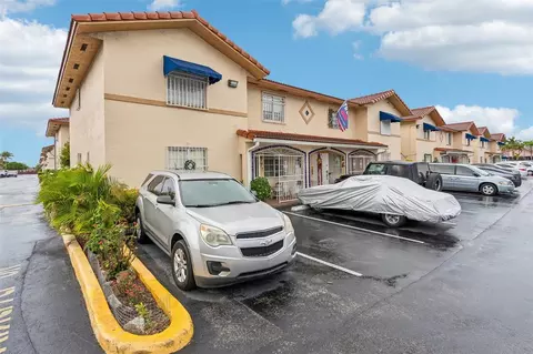 2208 W 74 St #102-21, Hialeah, FL 33016