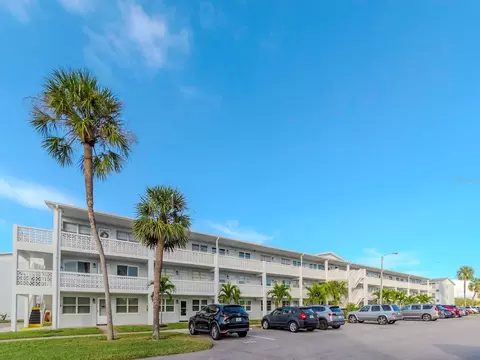 1001 77th Ave N #104, Saint Petersburg, FL 33702
