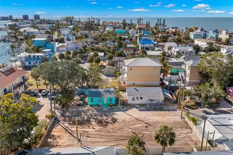 140 92nd Ave, Treasure Island, FL 33706