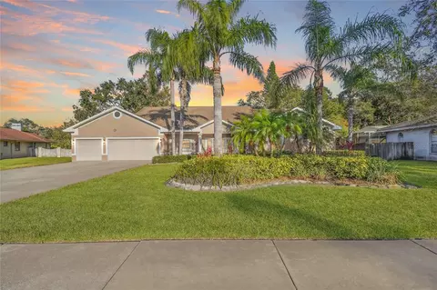 1061 Weathersfield Dr, Dunedin, FL 34698