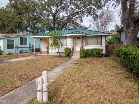 728 Bay St, Dunedin, FL 34698