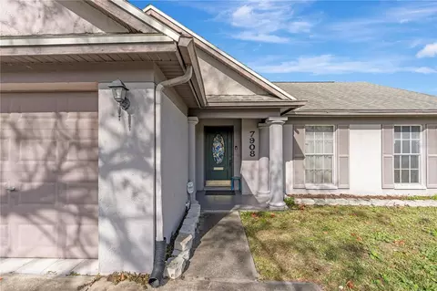 7908 E White Water Ct, Tampa, FL 33637