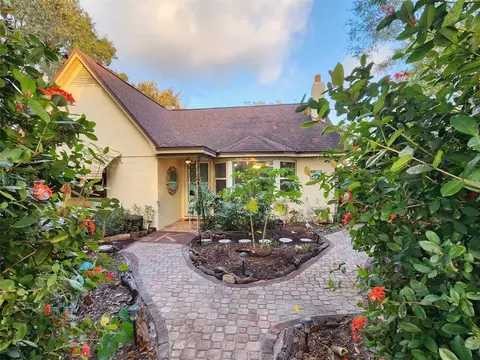 2614 52nd St S, Gulfport, FL 33707