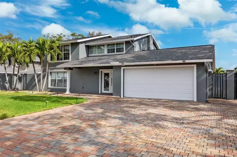 8201 Kirkwood Dr, Tampa, FL 33634