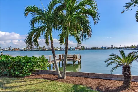16323 Redington Dr, Redington Beach, FL 33708