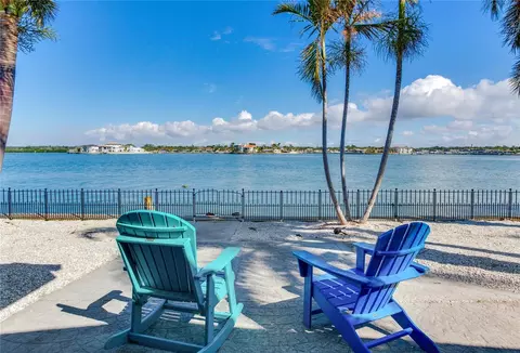 16101 6th St E, Redington Beach, FL 33708