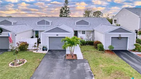 9274 Westlinks Ter, Seminole, FL 33777