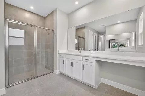 Bath - 12458 49th St E, Parrish, FL 34219 photo 5 of 9