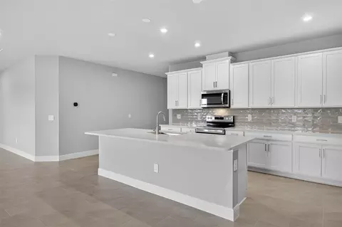 Kitchen - 12458 49th St E, Parrish, FL 34219 photo 2 of 4