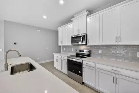 Kitchen - 12458 49th St E, Parrish, FL 34219 photo 4 of 4