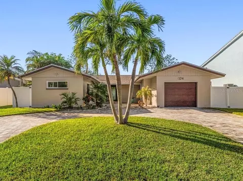 124 1st St W, Saint Petersburg, FL 33715