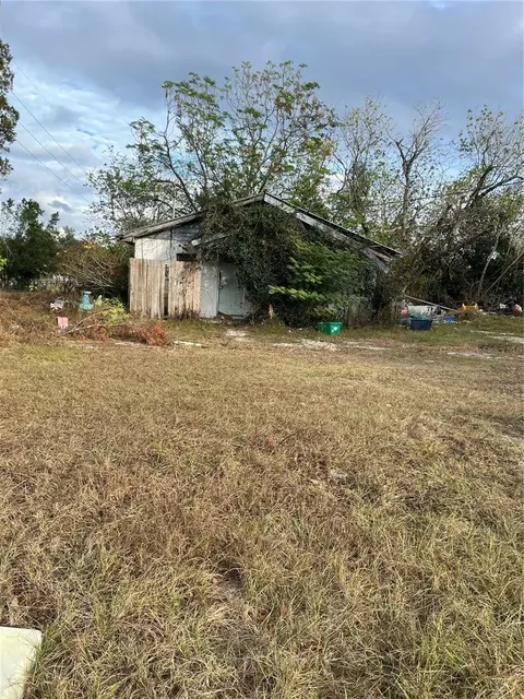 7944 Shannon Ln, Zephyrhills, FL 33540