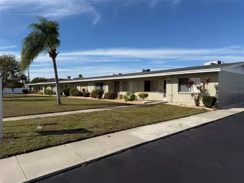 1301 Warwick Ct, Sun City Center, FL 33573