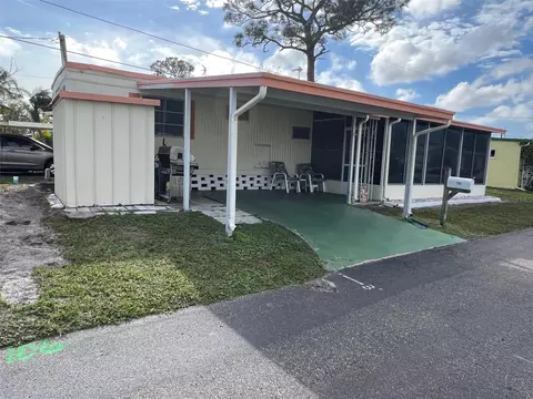 12766 Seminole Blvd #106, Largo, FL 33778