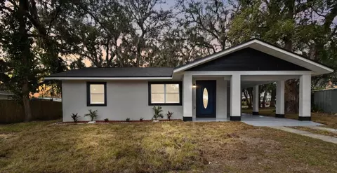 5041 Wood St, Zephyrhills, FL 33542