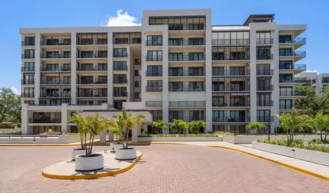 6 Belleview Blvd #105, Belleair, FL 33756