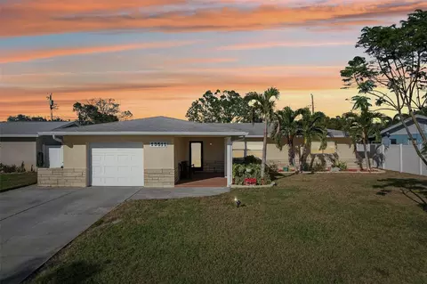13511 87th Pl, Seminole, FL 33776