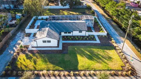 6940 1st St N, Saint Petersburg, FL 33702