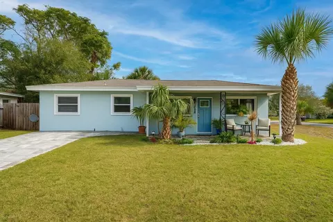 5901 1st St NE, Saint Petersburg, FL 33703