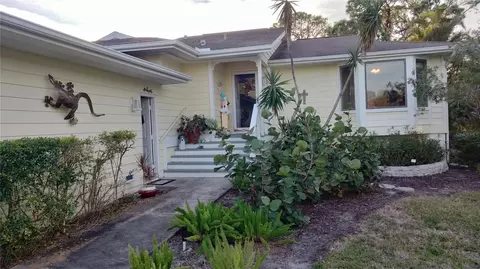 1030 Lake Avoca Dr, Tarpon Springs, FL 34689