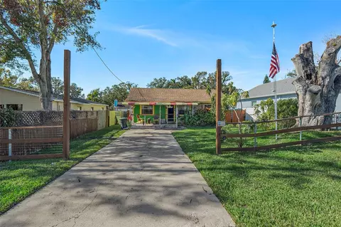1723 Indiana St, Dunedin, FL 34698