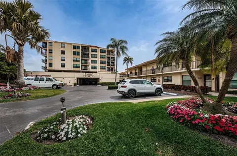 6180 Sun Blvd #302, Saint Petersburg, FL 33715