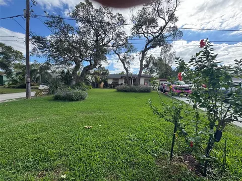 1128 Alhambra Way S, Saint Petersburg, FL 33705