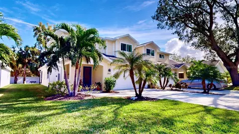 1957 Whitney Oaks Blvd, Clearwater, FL 33760