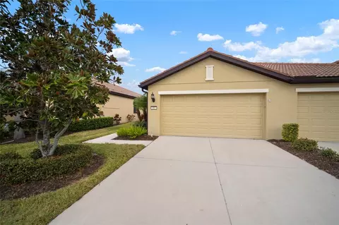 307 Mystic Falls Dr, Apollo Beach, FL 33572