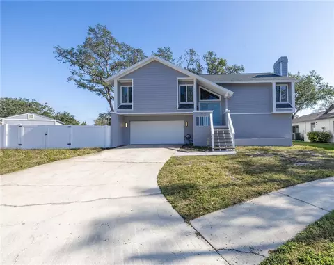9446 Laura Anne Dr, Seminole, FL 33776