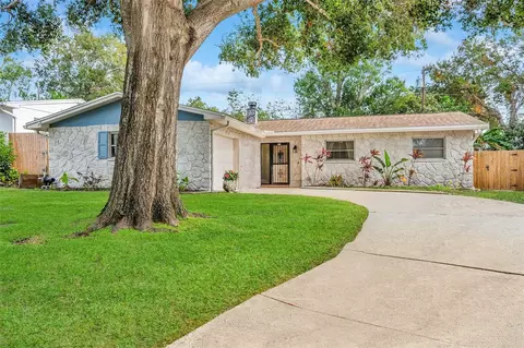 8253 137th Ln, Seminole, FL 33776