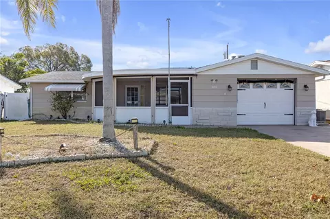 4030 Cluster Dr, Holiday, FL 34691