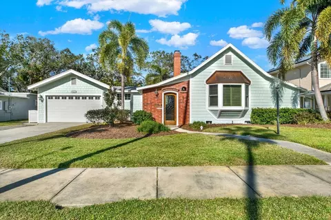 420 Wildwood Way, Belleair, FL 33756