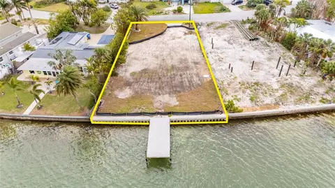 42 Dolphin Dr, Treasure Island, FL 33706