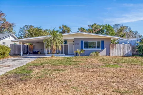 3935 Huntington St NE, Saint Petersburg, FL 33703