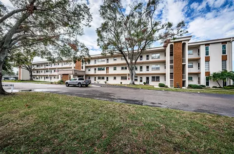 5880 38th Ave N #108, Saint Petersburg, FL 33710
