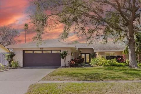 3140 Carlos Dr, Dunedin, FL 34698