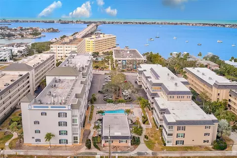 147 Bluff View Dr #106, Belleair Bluffs, FL 33770