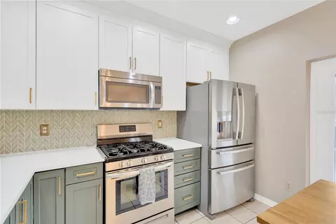Kitchen - 10814 Newbridge Dr, Riverview, FL 33579 photo 2 of 2
