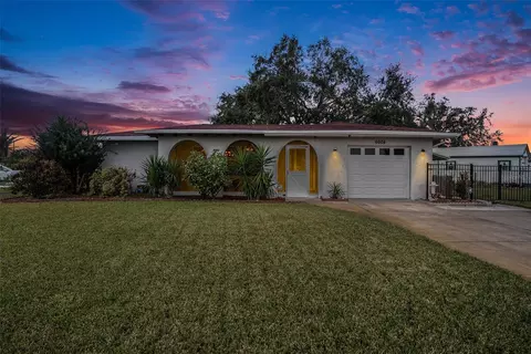 6004 1st Ave W, Bradenton, FL 34209
