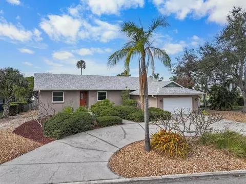 6208 Spanish Main Dr, Apollo Beach, FL 33572