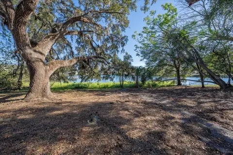 1221 Lakeside Dr, Brandon, FL 33510