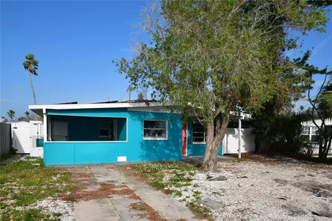 540 Marlyn Way, Madeira Beach, FL 33708